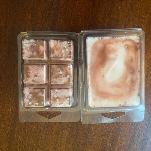 Two packages Soy candle wax melts, scent caramel vanilla, New, Price firm